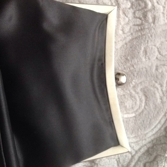 Black Satin rayon purse with 2 straps - Picture 7 of 7